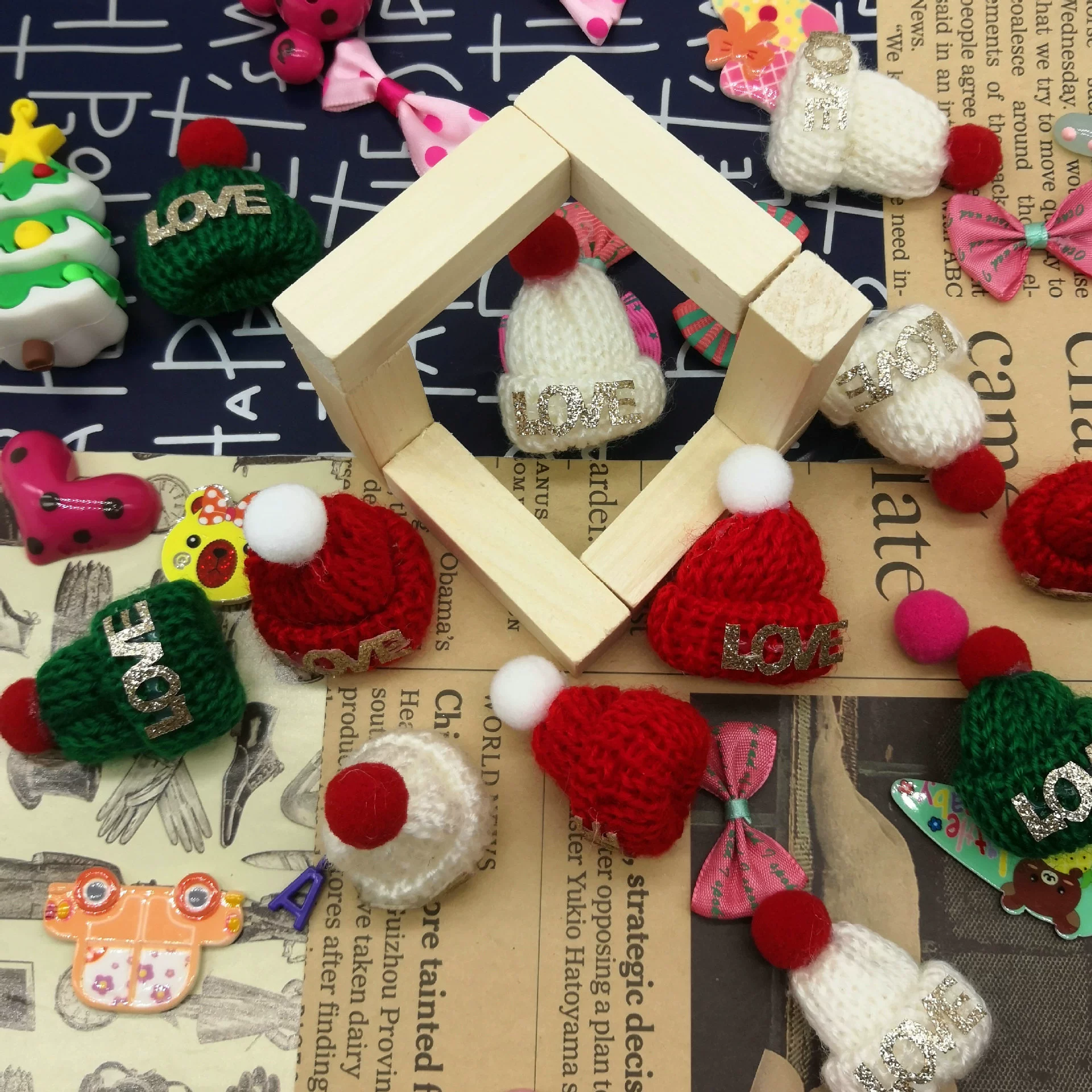 Small knitted accessories with letters, bag accessory, pendant, DIY