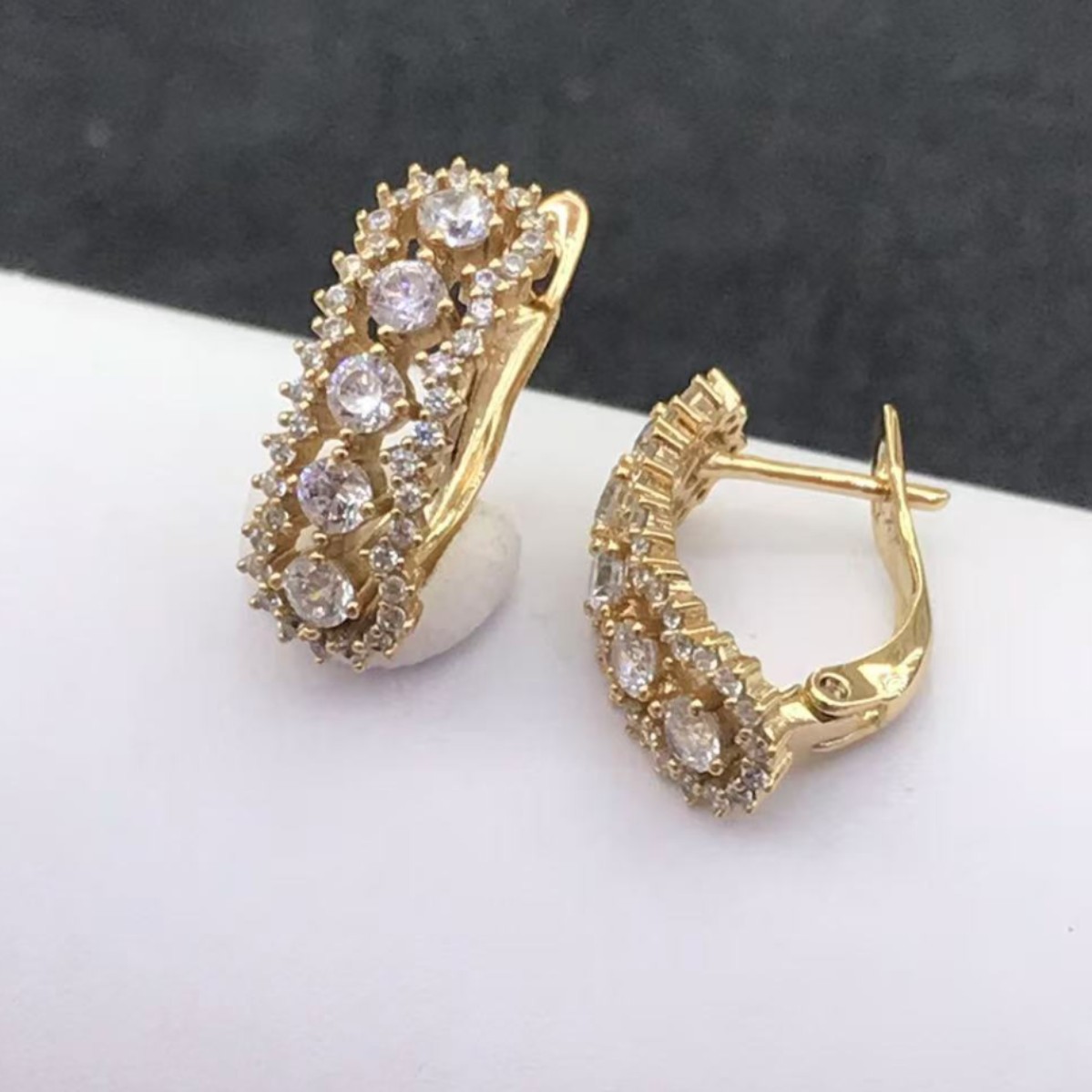 Pendientes de Oreja Estilo Ruso Vintage con Baño de Oro de 18k de Xuping, Incrustados con Circonita, Elegantes