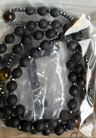 2022 verano nuevo transfronterizo negro natural cuentas redondas cadena larga negro Ball piedra Cruz Rosario collar de los hombres al por mayor