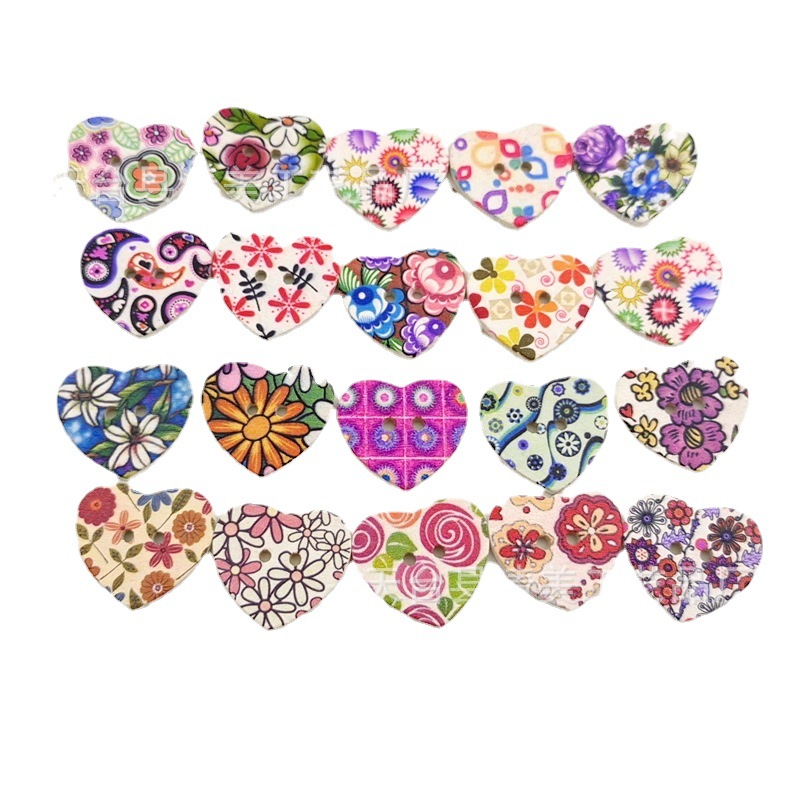 Botón de corazón de melocotón de fondo blanco de 25mm x 22mm Decoración multicolor de madera 50 piezas en un paquete Exquisito retro