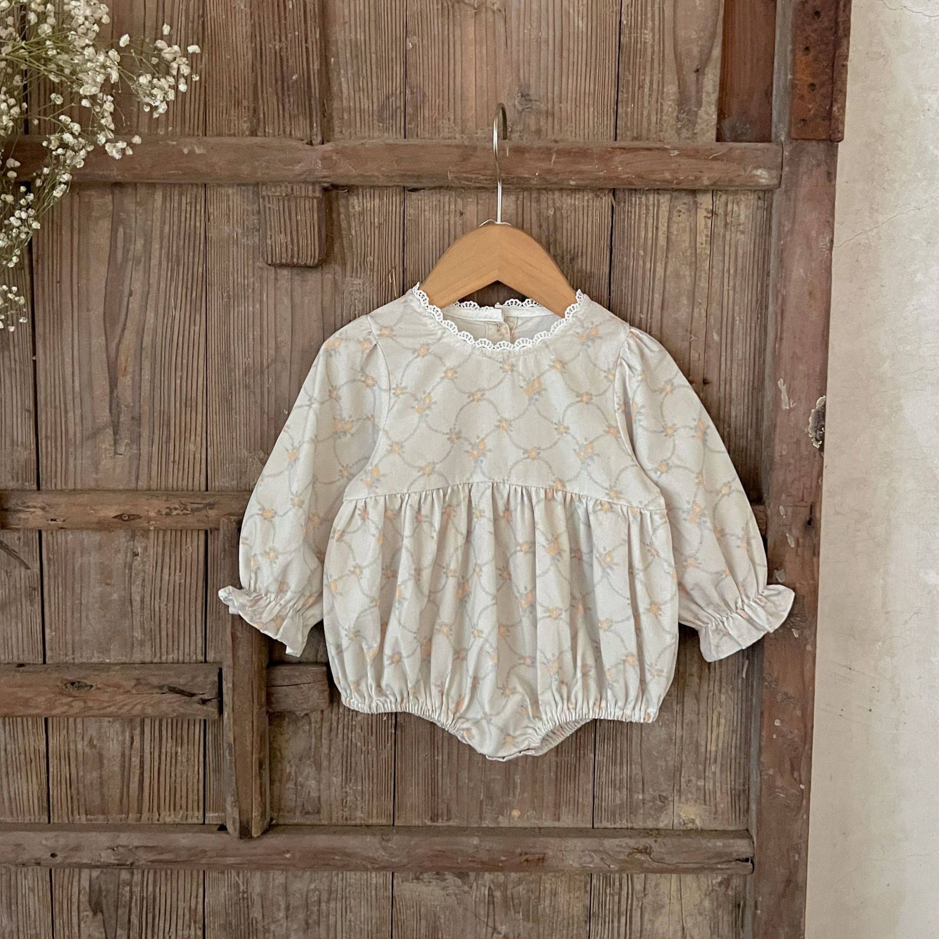 Ins coreano nuevo baby overcoat primavera y otoño algodón de terciopelo impresión encaje overcoat baby overcoat