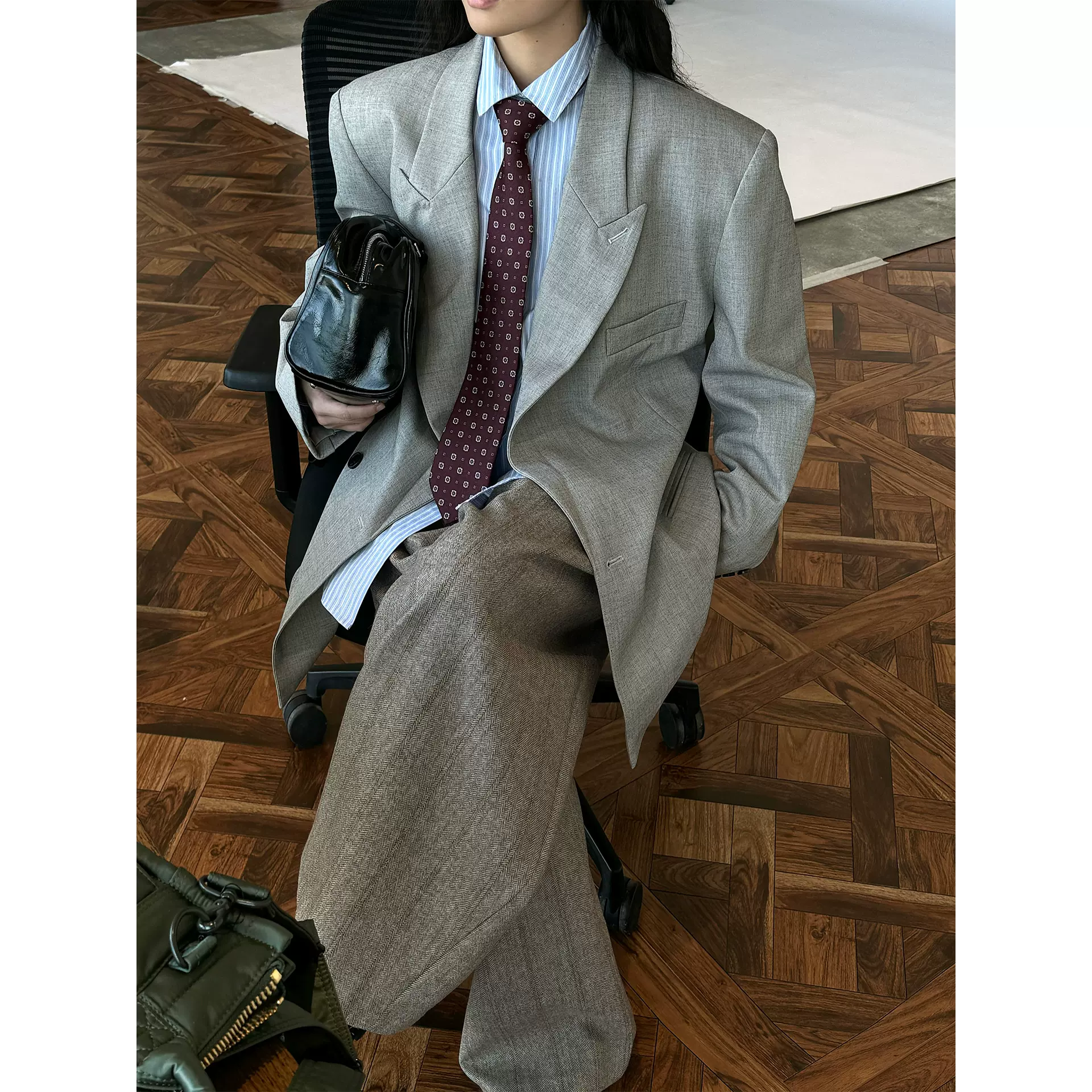卢浮春季新款巴黎老钱静奢高智感宽肩枪驳领西装宽松显瘦外套女