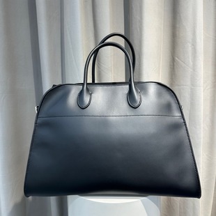 ���ذ���Ůʿ2024�¿�߼��к�ɫ���������ṫ�İ�����ͨ�ڴ��