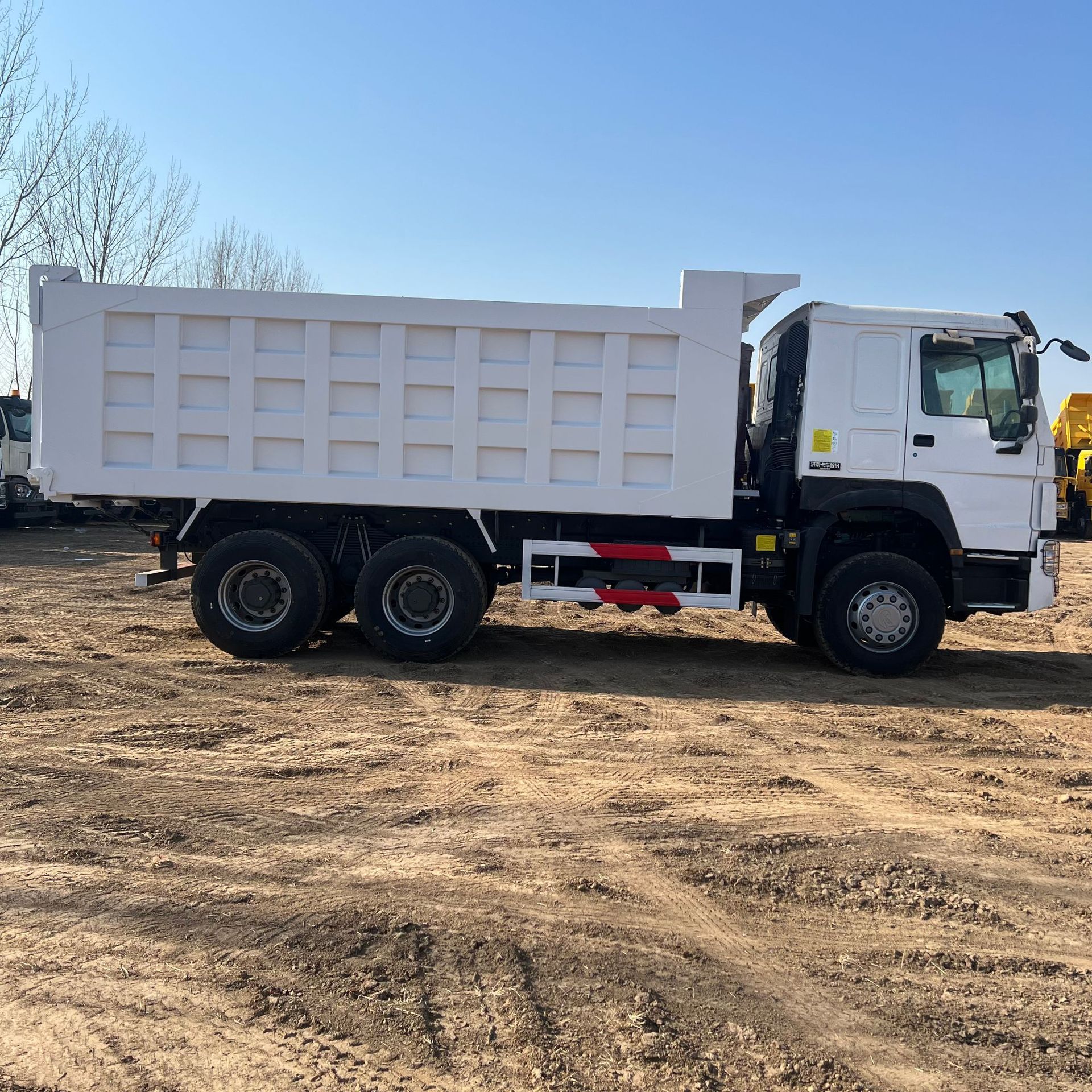 Factory Cross-Border Heavy-Duty Cargo Dump Truck Howo 371 Horsepower Tipper Truck 6*4 Container Rear-Dump Transport Truck