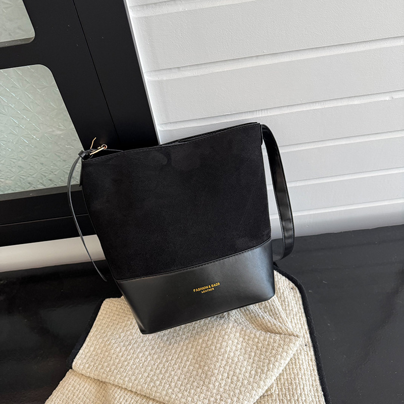 Borsa a secchiello in camoscio patchwork borsa a spalla_voghion.com