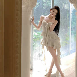 法式气质吊带连衣裙重工碎花海边度假裙夏季新款不规则荷叶边长裙