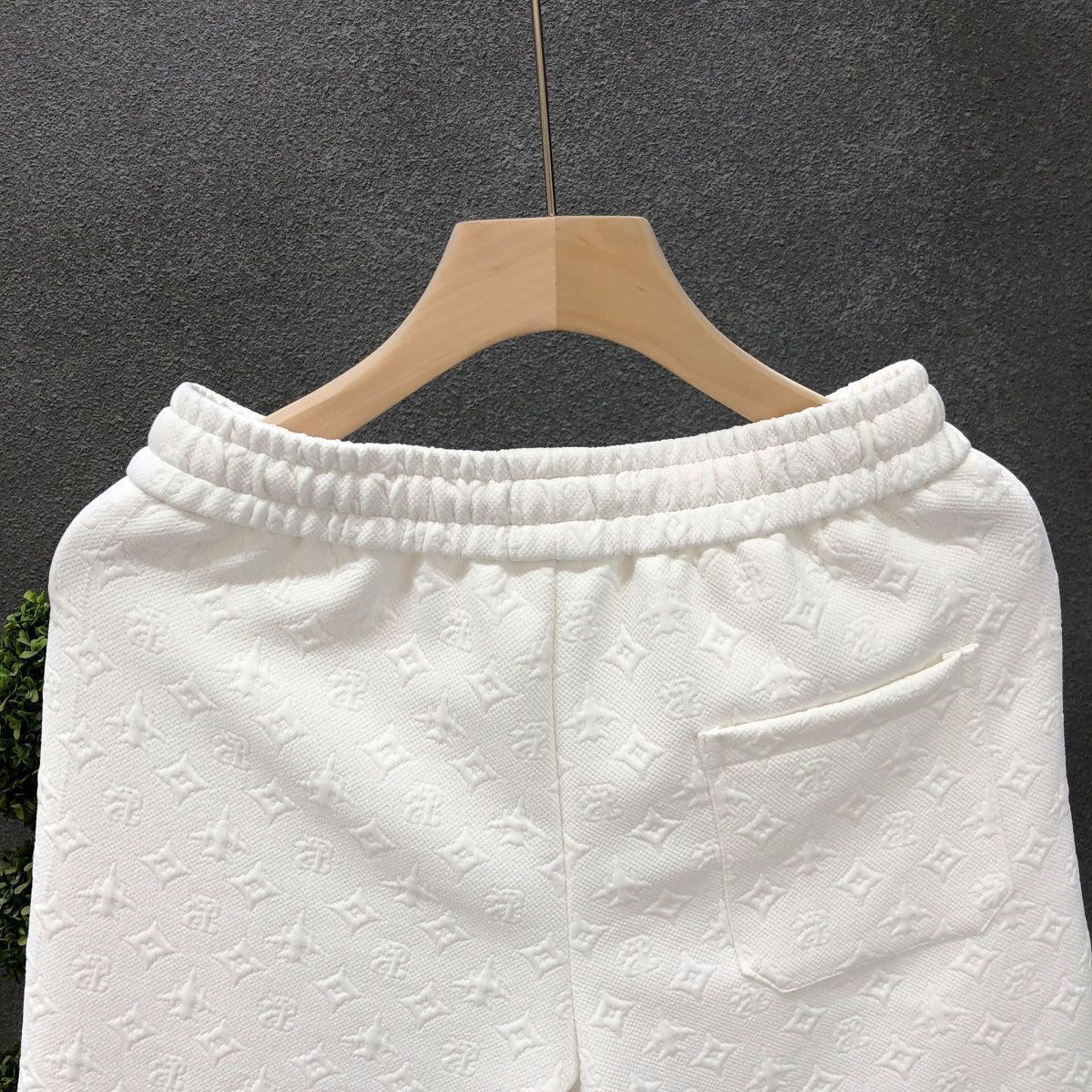 Men's High-End Summer Casual Shorts Trendy Brand Affordable Luxury For Beach Sports And Running Mid Waist Loose Fit Drawstring_viptrois.com