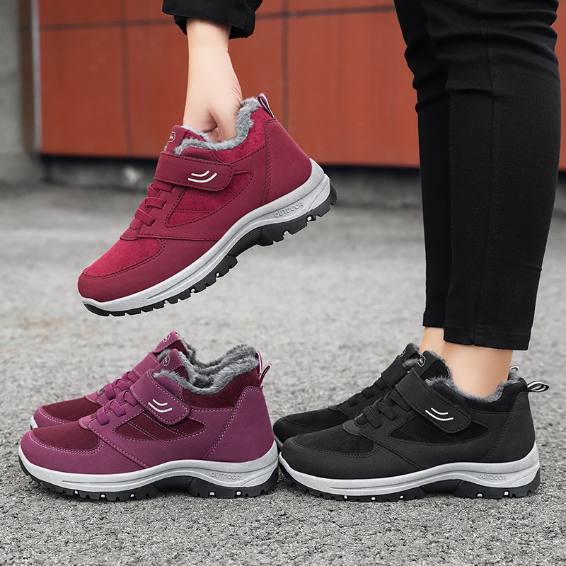 Zapatos de algodón para mujeres 2025 botas de algodón cálidas para parejas fábrica directa botas de nieve de mediana edad más gruesas