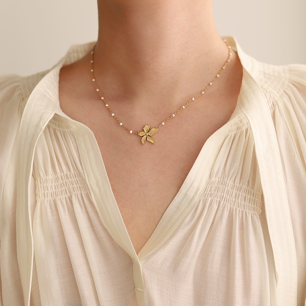 Pendant Necklace Classification 304 Stainless Steel Chain Material 18K Gold Plating Color cable chain Chain Type PVD Coated Real Gold Plated 18K Gold Flower 304 Stainless Steel Waterproof Non Tarnish 304 Stainless Steel Pendant Necklace