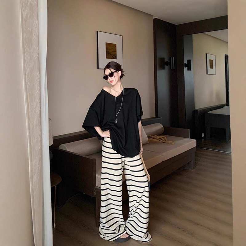 松弛感慵懒V领短袖T恤遛弯条纹阔腿裤夏季时尚套装女|undefined