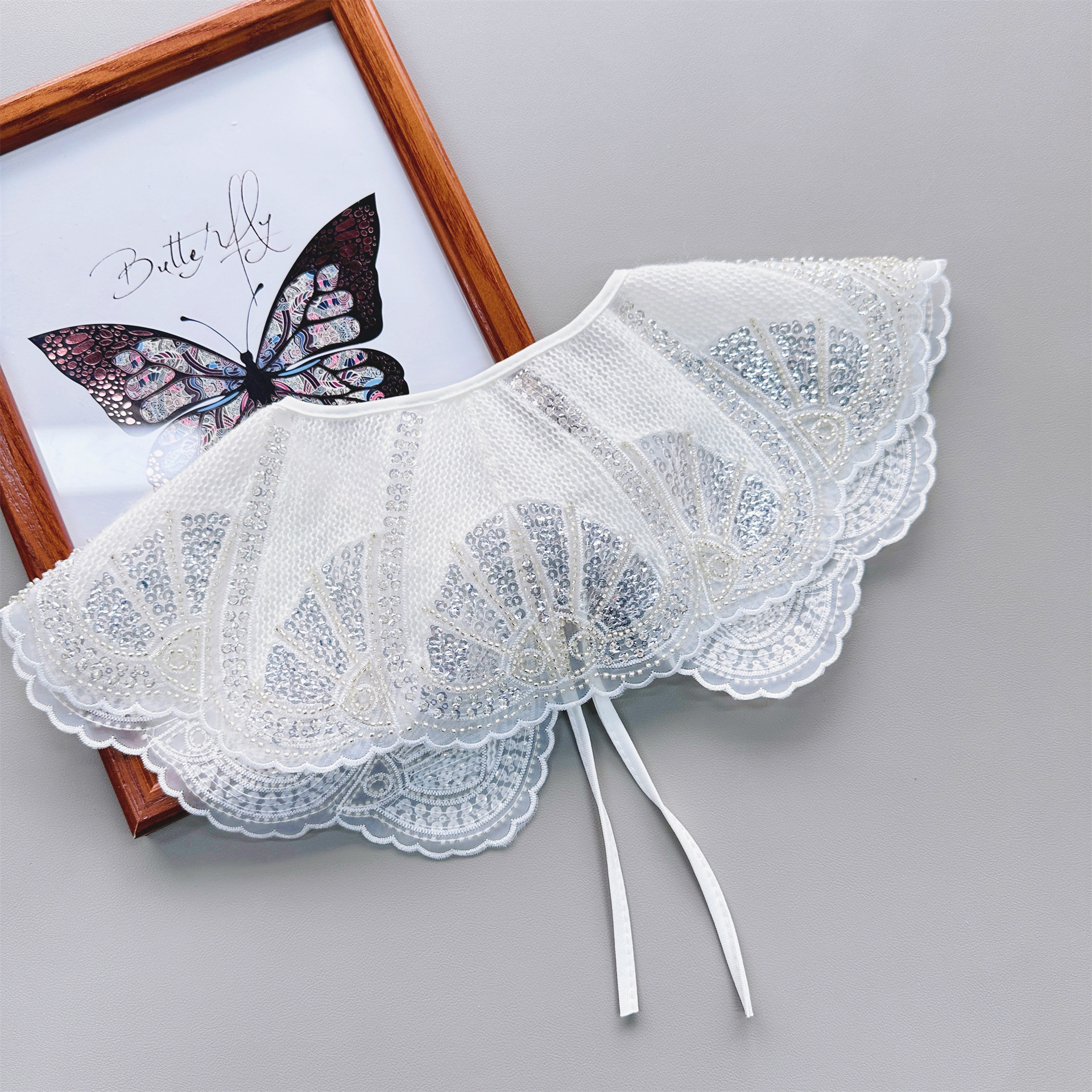 Otoño e Invierno nuevo estilo coreano arco con cordones de reducción de edad falso cuello chal bordado con lentejuelas collar falso collar exterior de la muñeca image 4