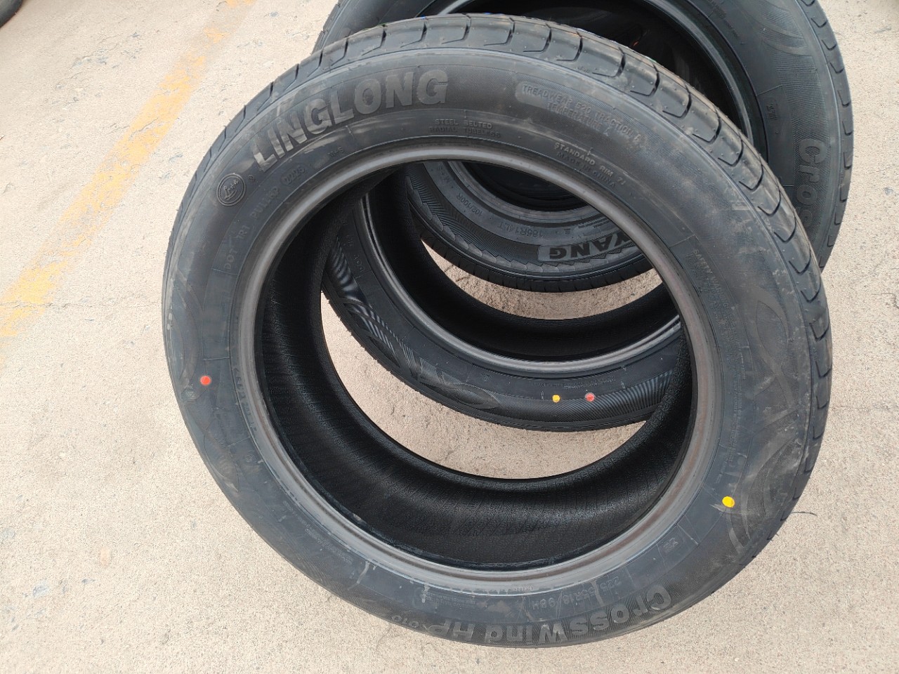 Linglong Tire 225/55R18 98H Fits Olanda Kia Kx3 Hyundai Ix35 Koleos 2255518