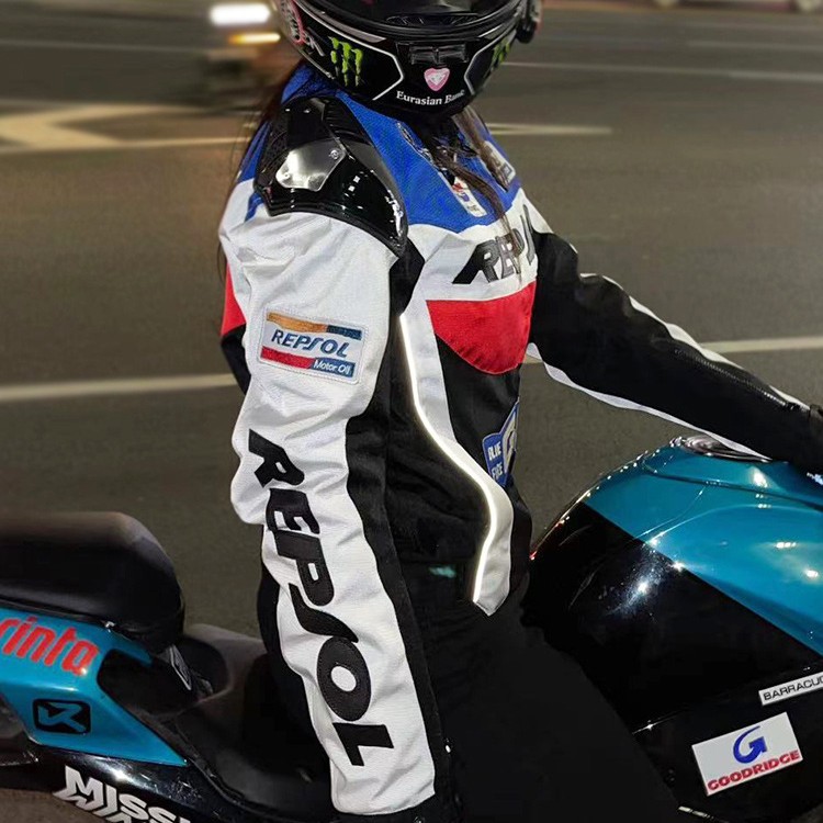 �ź�Ħ�г�������Ħ�л����ˤ���������мп���ˬ��VS03