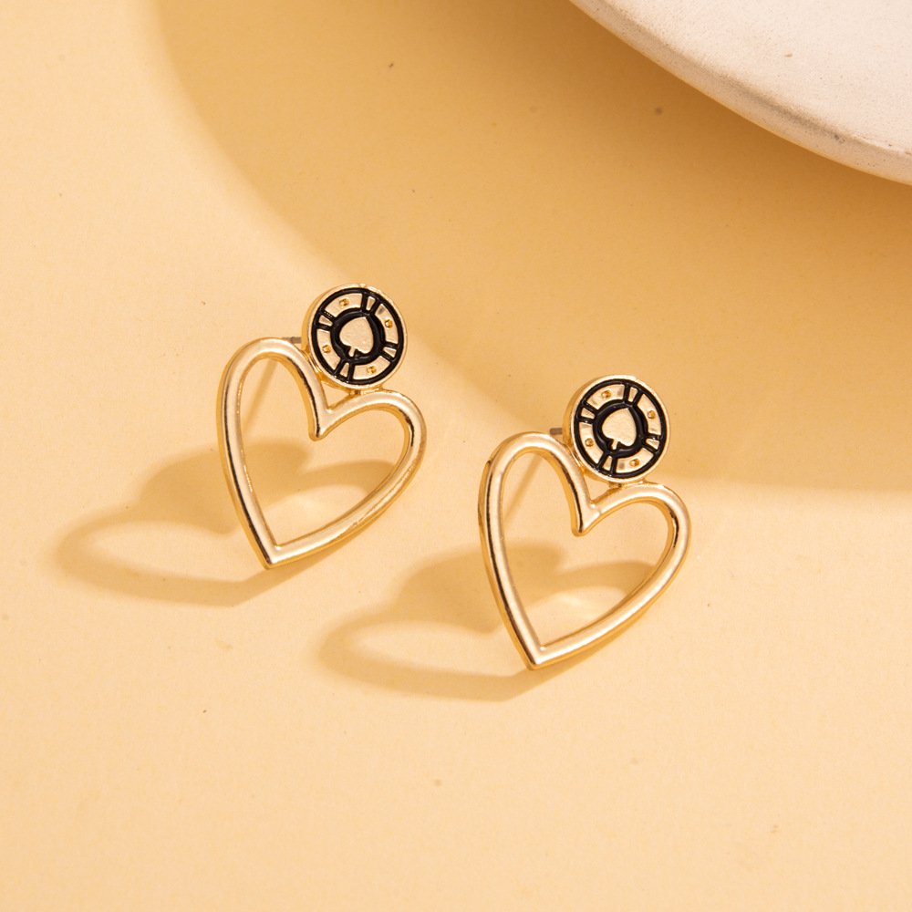 European And American New Personality Simple Heart-shaped Earrings Gold And Silver Earrings display picture 3