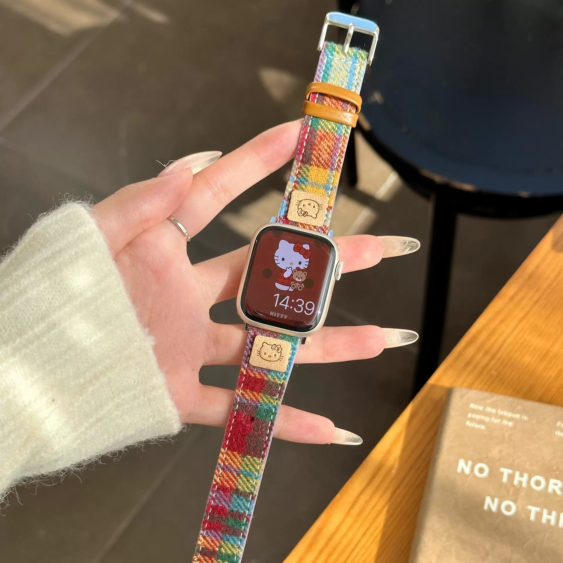 凯蒂猫格子表带适用苹果手表iwatch10代987654彩虹多巴胺Ultra