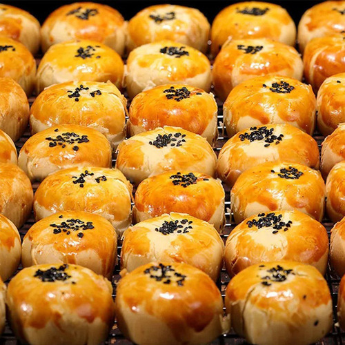 Egg yolk crispy snow meiniang internet celebrity casual snacks bulk wholesale Liuxin salted egg yolk breakfast pastries dropshipping