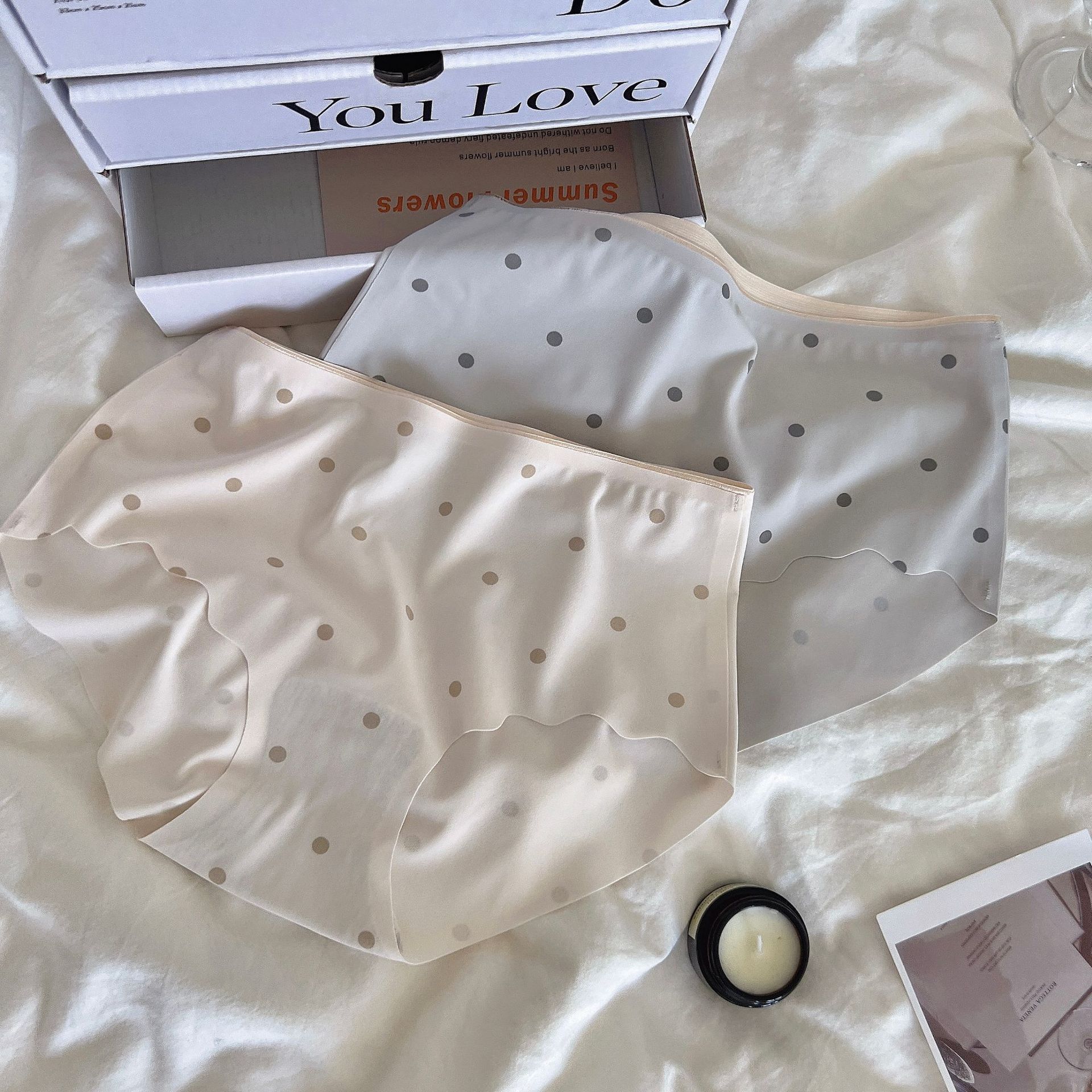 奶茶味的夏日新品~超薄印花高彈無痕純棉襠少女中腰簡約女士內褲