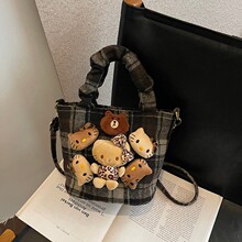 时尚格子小熊可爱洋气手提包女包2024秋冬新款单肩包卡通斜跨包包