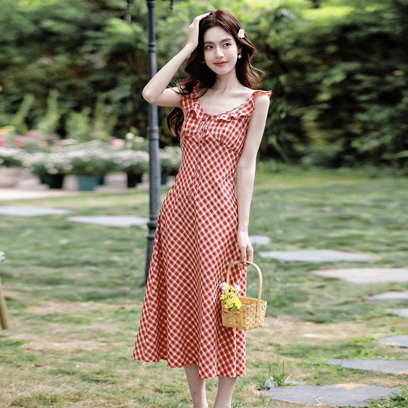 Red Plaid Dress, Summer New Style for Women, French Style, High-End, Sweet and Spicy, Niche Design, Small Flying Sleeves, Long Skirt Red Plaid Dress, Summer New Style for Women, French Style, High-End, Sweet and Spicy, Niche Design, Small Flying Sleeves, Long Skirt