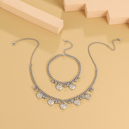 Design sense metal heart ball pendant necklace with Instagram style, personal fashion hip-hop chain bracelet set decoration.
