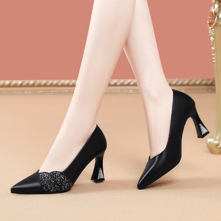 French-Style Soft Leather Flats 2026 Trendy Spring and Autumn Pointed Toe New Sequined Shallow Mouth Rhinestone Leather Shoes French-Style Soft Leather Flats 2026 Trendy Spring and Autumn Pointed Toe New Sequined Shallow Mouth Rhinestone Leather Shoes