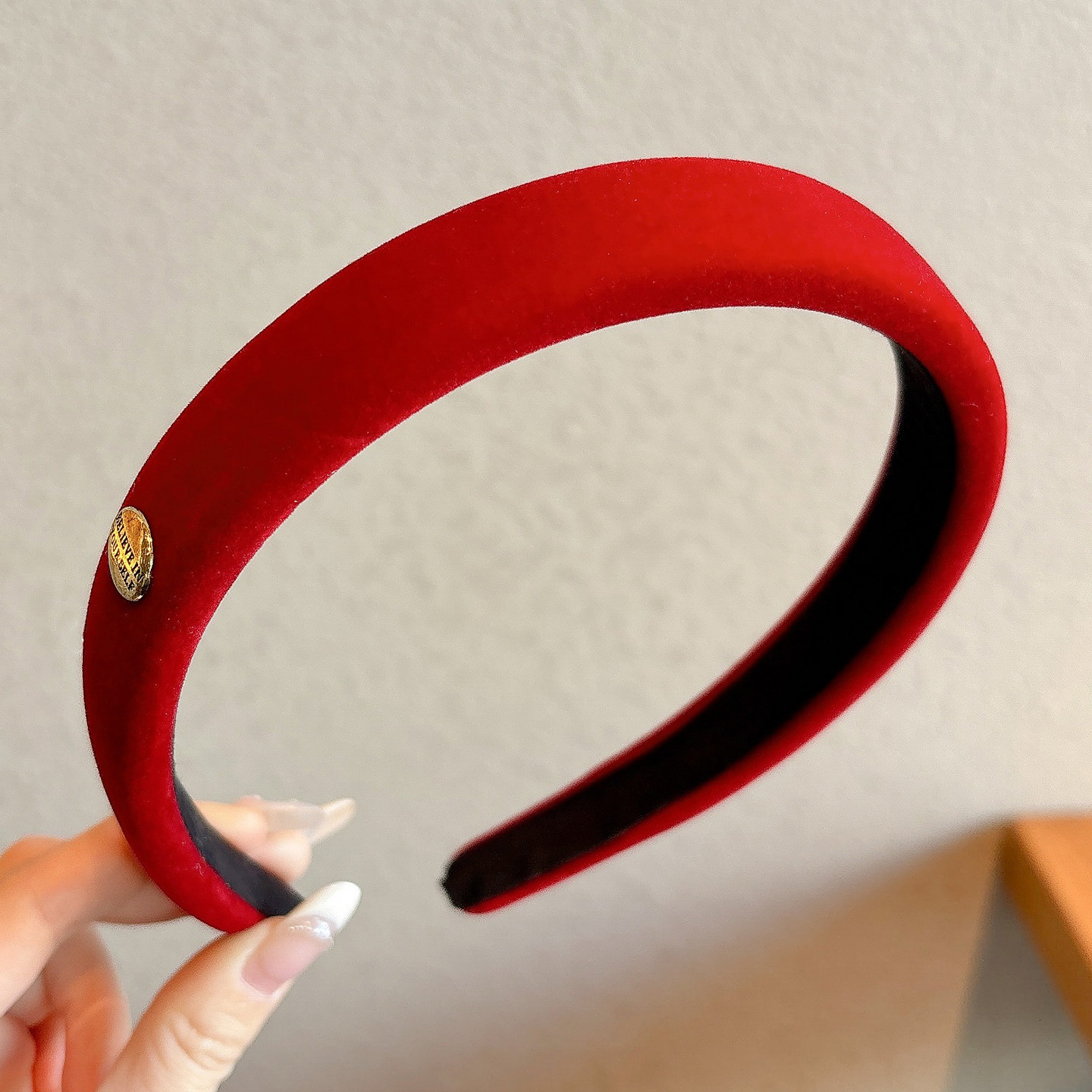 Diadema roja de Año Nuevo para mujer 2026, diadema moderna de alta calidad para otoño e invierno, diadema para lavarse la cara, horquilla para el cabello, accesorio para el cabello estilo Chanel image 31