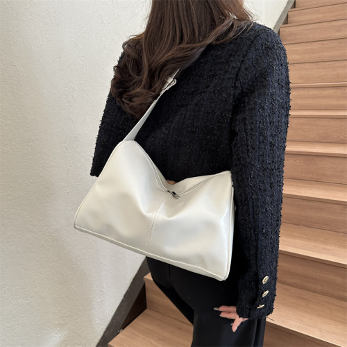 Niche design casual shoulder bag  autumn new commuter large capacity bag women's retro fashion tote bag