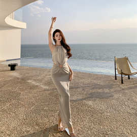 性感镂空金属环扣挂脖连衣裙女海边露背气质长裙