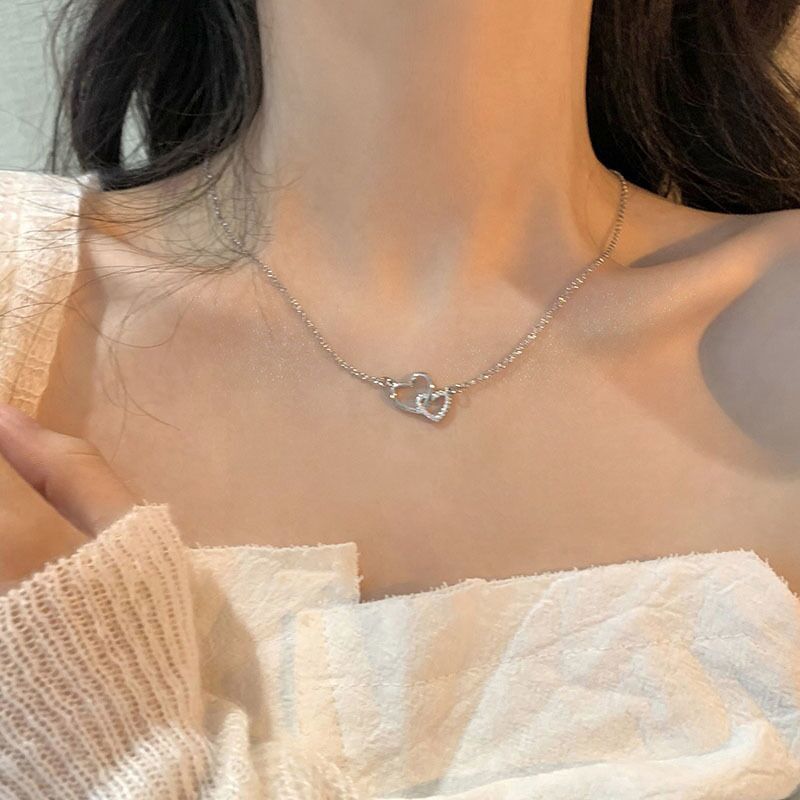 国境を越えた新型ins風心相ボタンネックレス女性愛鎖鎖鎖にダイヤモンドペンダントを入れて彼女の親友を甘美に送る|undefined