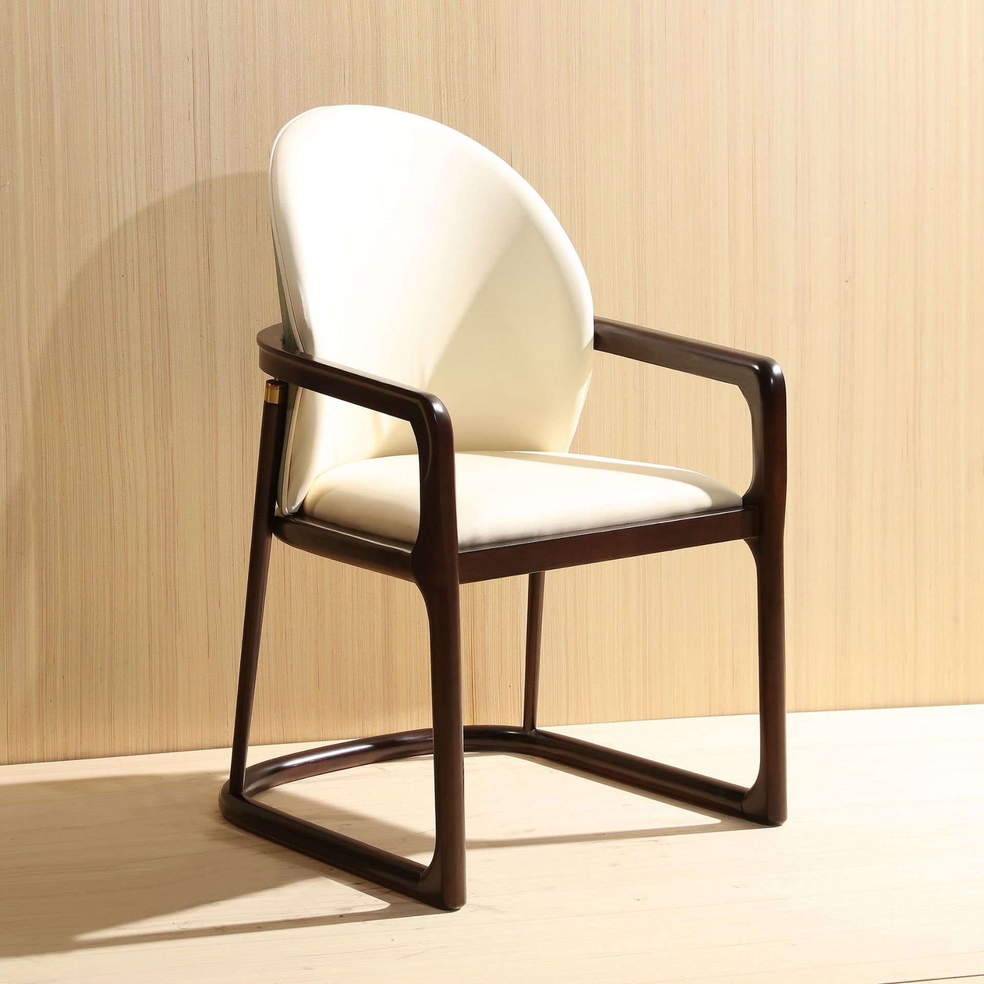 工厂实木餐椅子靠背新款中式古扶手书桌房办公轻奢高级感现代简约