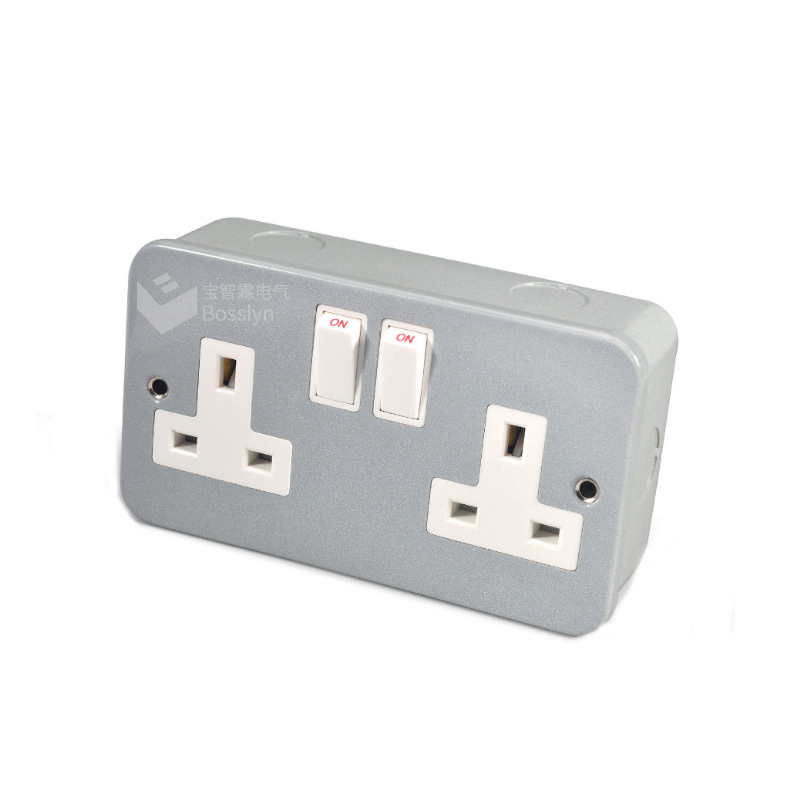 工业用明装英式墙壁插座 带开关铁盒13A新加坡插座 双位三孔插座