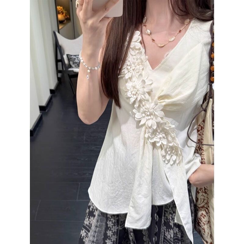 Korean Style Heavy Floral Embellished Off-White Sleeveless Top for Women, 2025 New Model, Summer Outerwear, Trendy Blouse