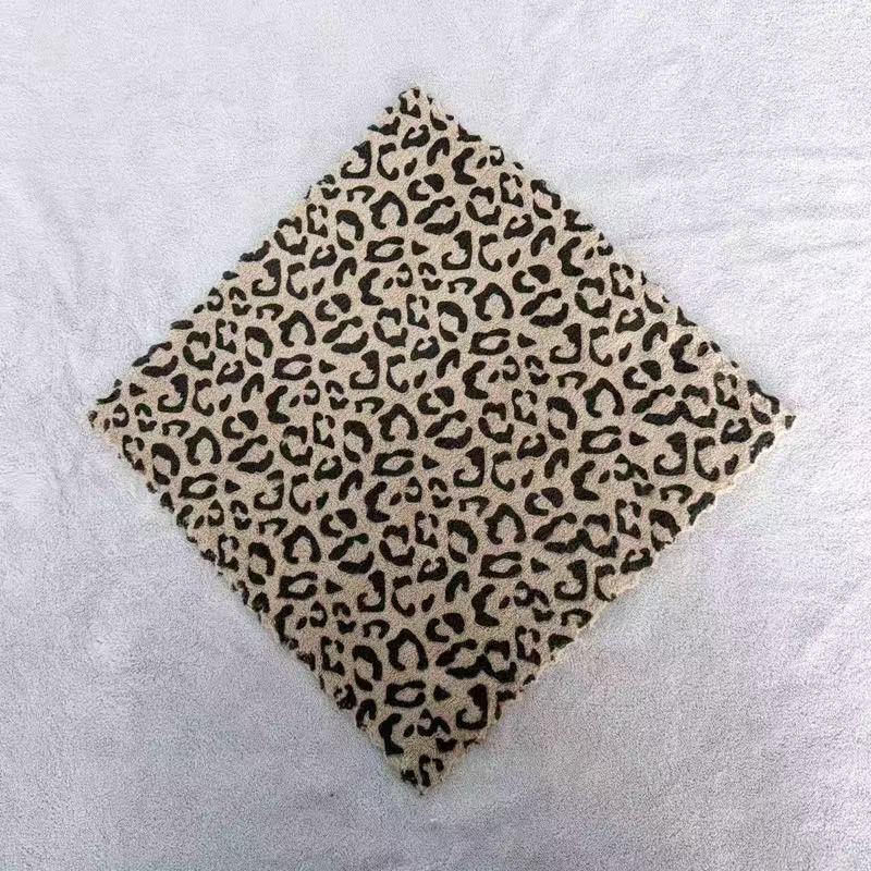 Double-Sided Leopard Print Bear Floral Small Square Towel 30*30 Coral Fleece Non-Shedding Square Face Towel Double-Sided Leopard Print Bear Floral Small Square Towel 30*30 Coral Fleece Non-Shedding Square Face Towel