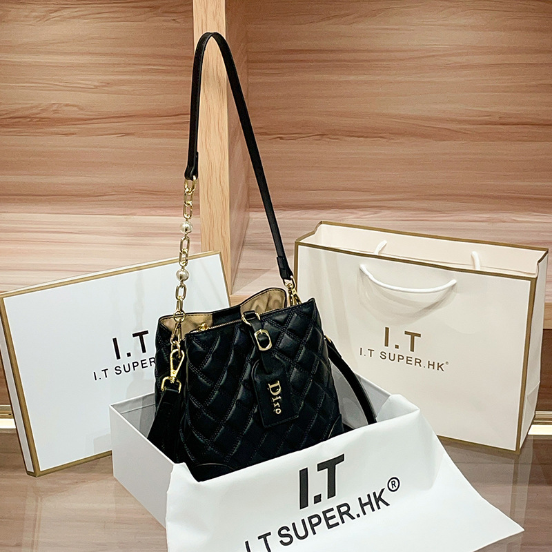 Cross-Border Trend Niche Luxury Genuine Leather Women's Bag 2025 New Fashion Versatile Large Capacity Commuter Bucket Bag - Thumbnail 2