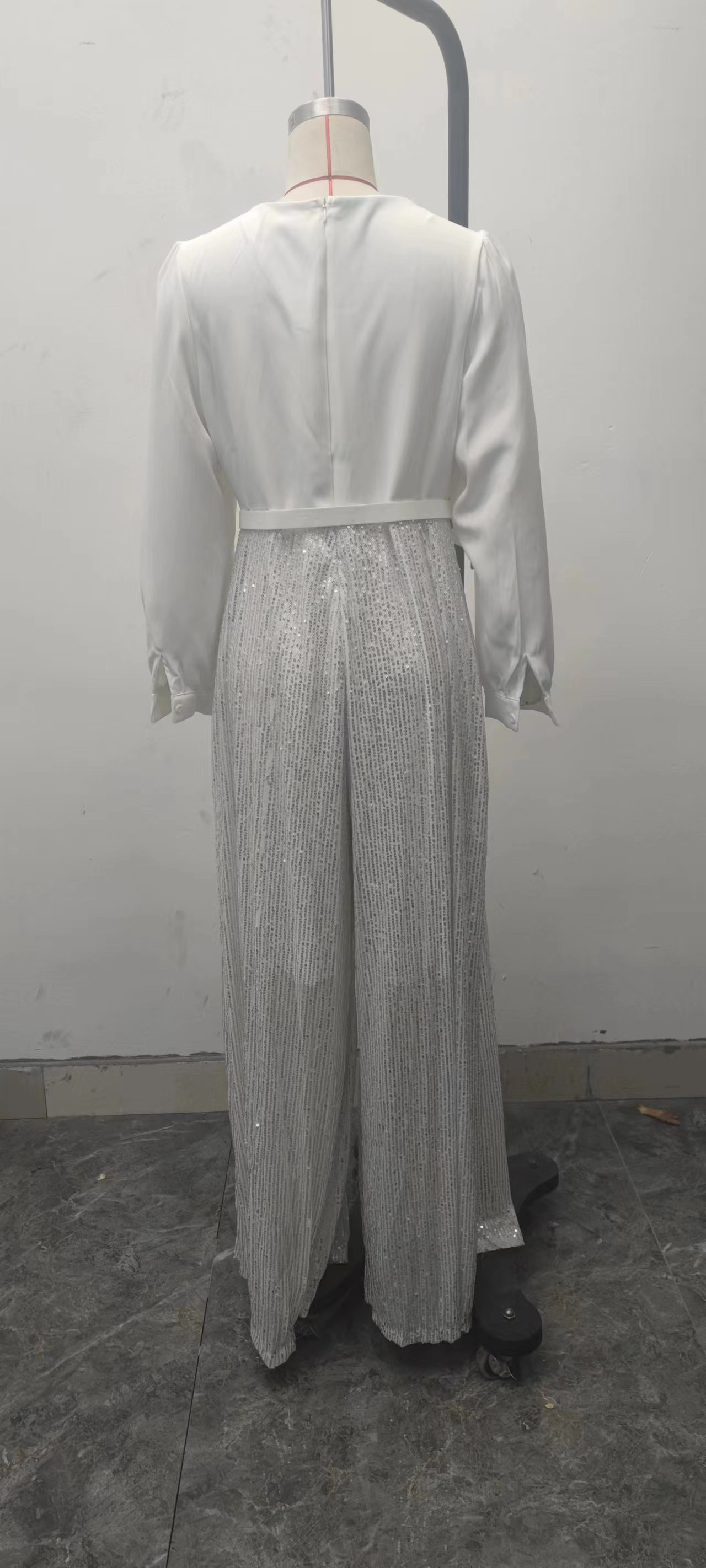 Elegant Women's Jumpsuit With Sequin Detail And V-neck Design_voghion.com