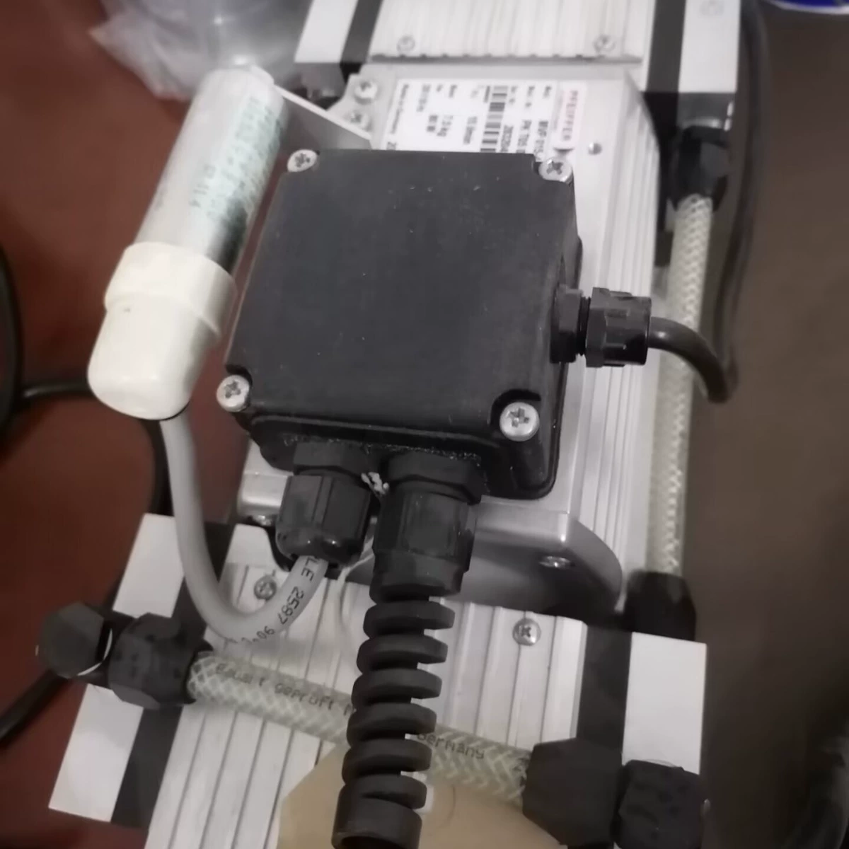 Pfeiffer MVP 015-4, мембранный насос Pfeiffer, договорная цена