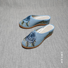 夏老北京布鞋繡花坡跟拖鞋緞面復古高跟涼拖民族風居家牛筋包頭鞋