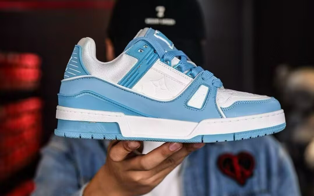 2025 lujo ligero L nicho marca de moda V caucho vacío cabeza de cuero zapatos de hombre deportivos casuales versátiles zapatos de mujer skate cross-border