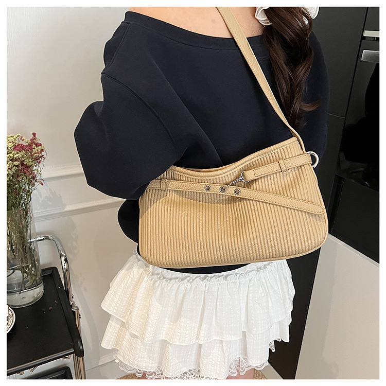 Large-capacity women's summer 2025 new fashion crossbody bag, Korean-style casual single-shoulder armpit commuting bag for work undefined