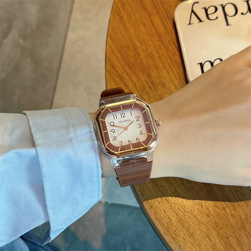 Квадратные часы бренда, коллекция 2022