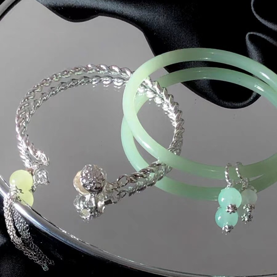 retro style clear water green imitation chalcedony open-ended bracelet jingle bracelet female bell sweet ins high sense tassel bracelet.