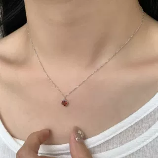 S925纯银镀金石榴红镶嵌锆石日系项链女小众复古精致高级感锁骨链