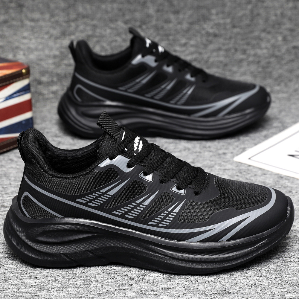 Zapatos de hombre de tamaño grande al por mayor zapatos de verano transpirables zapatos de malla suave ligeros zapatos de color sólido versátiles zapatos de moda de hombre