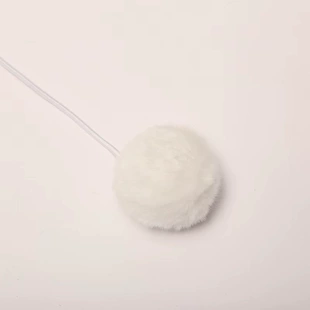 Помпоны из искусственного меха на резинке для DIY