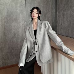假两件廓形高级感西装外套女2025年春季宽松质感中性垫肩西服上衣