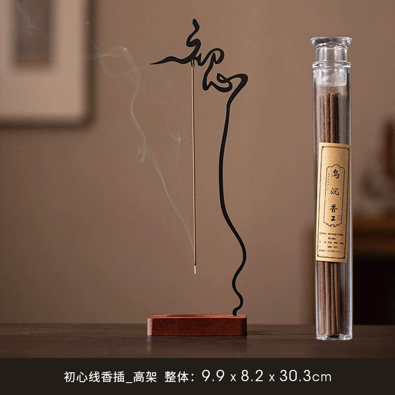Палочка‑курильница (Zen) — висящая палочка с лотосовой чашей на деревянной квадратной подставке, внутри помещения