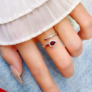 Fubei Diamond Jewelry 18K Gold Inlaid Main Stone 0.4 Carat Diamond Ruby ​​Total Weight 1.52 Grams Ring