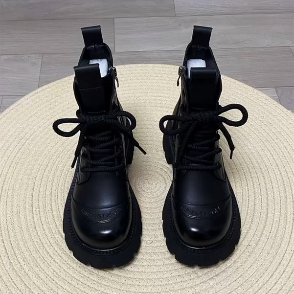 欧洲站厚底马丁靴女2024秋冬新款英伦风百搭加绒短靴软底马丁靴女