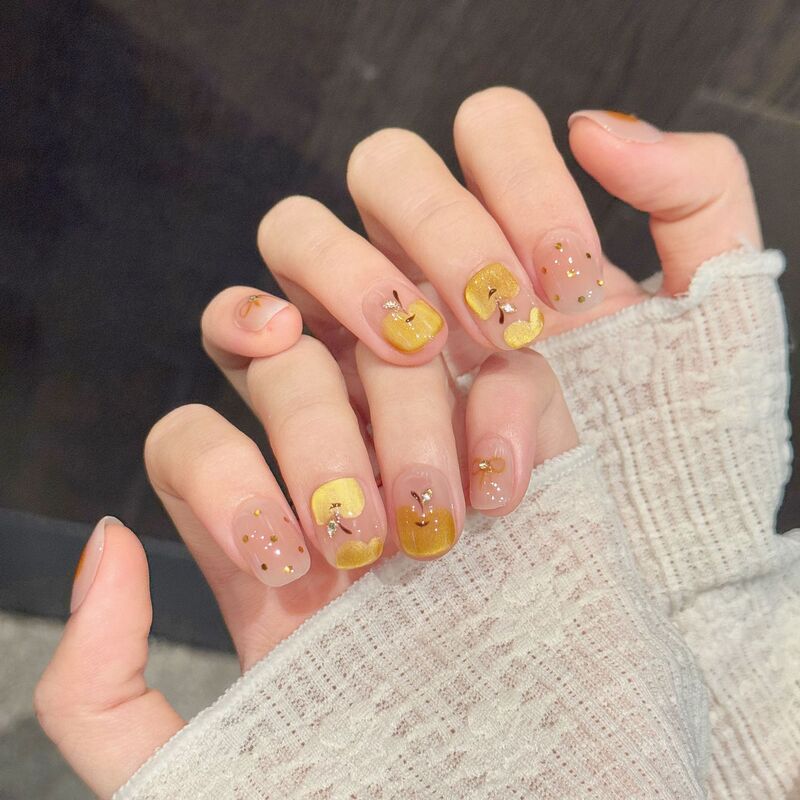 Ruikaman [Golden Fruit Sweet Knot] Hand-Painted Apple Gold Foil Bowknot Energetic Girl Wearable Nails Handmade Short Style Beauty
