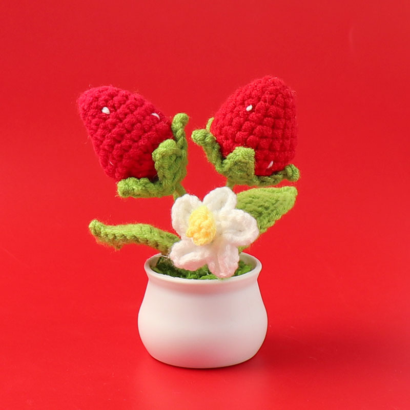 Fresas de lana terminadas (dos cabezas) Pequeñas plantas en maceta
